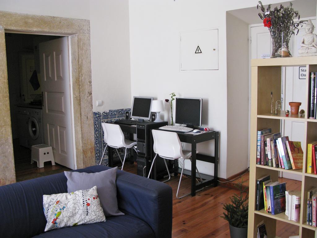 Hostel Johnie's Place & *