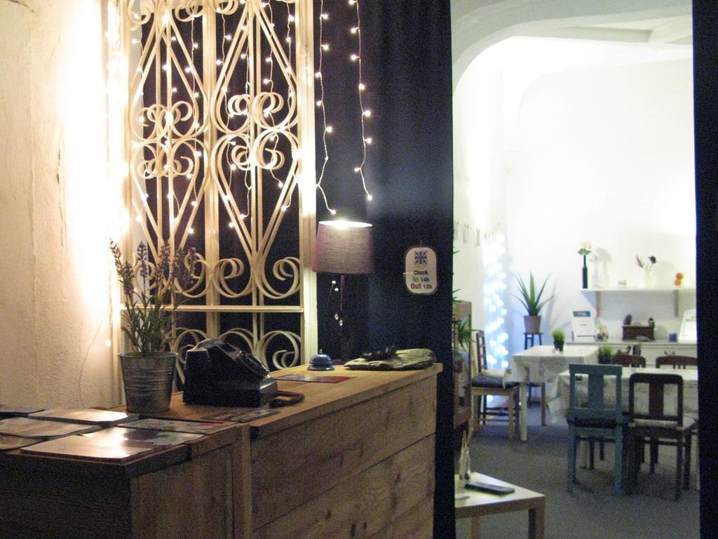 Hostel Johnie's Place &